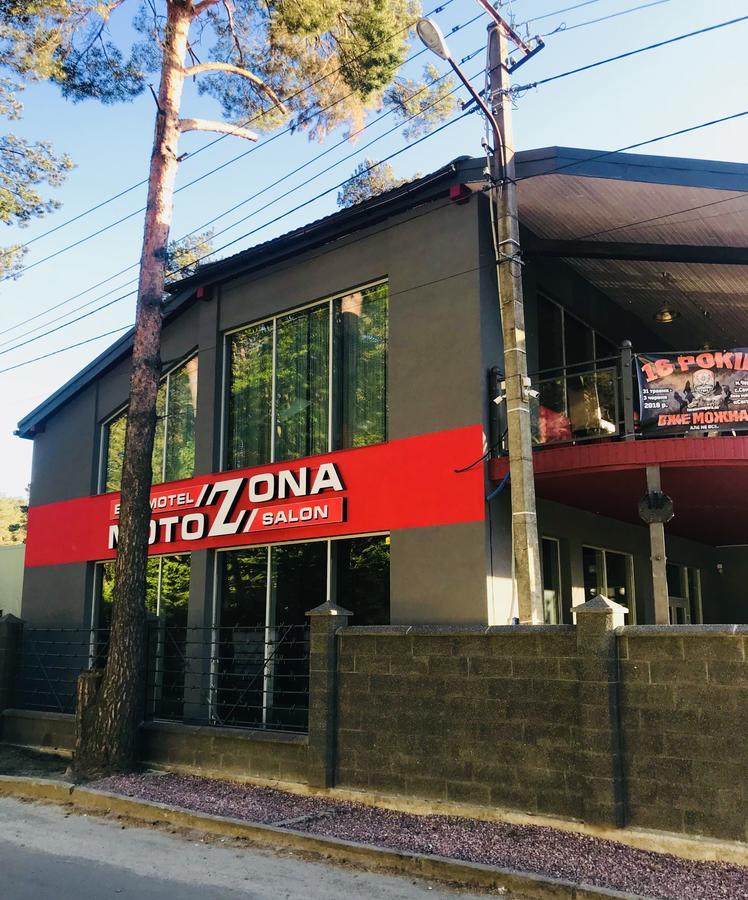 Motozona Hotel Briuhovîci Exterior foto
